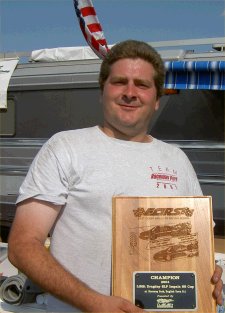 2004ecirsrace4files/ecirs2004race4winnertn.jpg