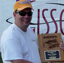 2004ecirsrace8files/race8winnerjeffdienertn.jpg